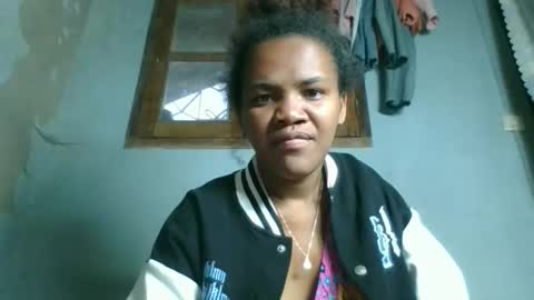 clarisse98 online show from 10-21-25, 02:12