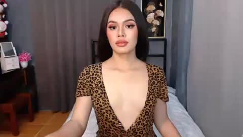 Snapshot of classy_maika chatting on 01-28-25, 07:11 maika online show from 01-28-25, 07:11