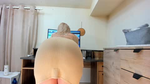 Snapshot of classy_medeeea chatting on 02-02-26, 01:37 Deea xxx online show from 02-02-26, 01:37