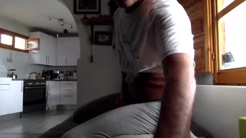 Snapshot of claudi779 chatting on 10-12-25, 12:48 claudi779 online show from 10-12-25, 12:48