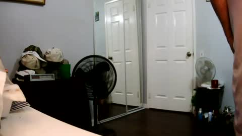 Claudia online show from 06-15-26, 01:46