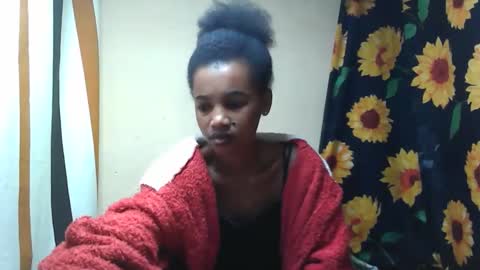 Snapshot of claudiannah chatting on 10-13-25, 01:27 claudianne online show from 10-13-25, 01:27
