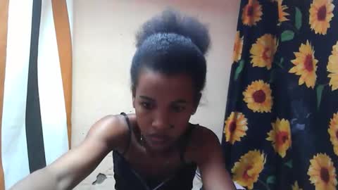Snapshot of claudiannah chatting on 10-13-25, 01:33 claudianne online show from 10-13-25, 01:33