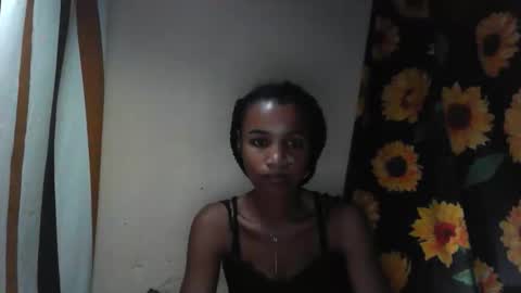 Snapshot of claudiannah chatting on 10-18-25, 04:52 claudianne online show from 10-18-25, 04:52
