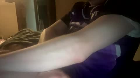 Snapshot of cleatus27 chatting on 02-03-25, 01:52 cleatus27 online show from 02-03-25, 01:52