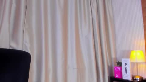 Snapshot of cleo_nilee chatting on 01-13-26, 04:07 cleo online show from 01-13-26, 04:07