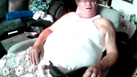 Snapshot of cleoiscuming chatting on 07-24-26, 01:42 cleoiscuming online show from 07-24-26, 01:42