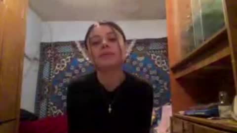 Mia online show from 04-23-26, 01:24