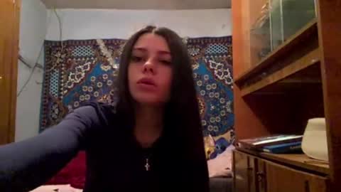 Mia online show from 04-25-26, 10:18