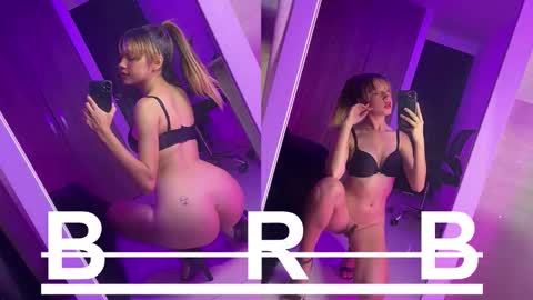 Snapshot of cleosexxx chatting on 10-09-25, 03:15 cleo y maikol online show from 10-09-25, 03:15