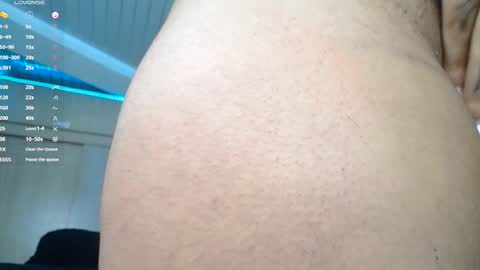 Snapshot of clermontt chatting on 12-19-25, 11:06 clermontt online show from 12-19-25, 11:06