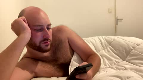 Snapshot of cleurj chatting on 09-30-25, 11:37 cleurj online show from 09-30-25, 11:37