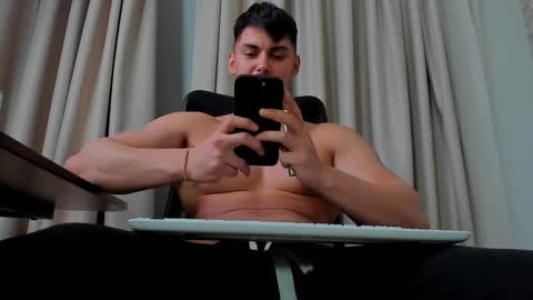 Snapshot of clintmasterss chatting on 01-14-25, 04:29 ClintMasterss online show from 01-14-25, 04:29