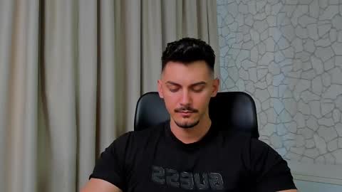 Snapshot of clintmasterss chatting on 02-25-25, 02:33 ClintMasterss online show from 02-25-25, 02:33