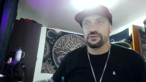 Snapshot of clintwood12 chatting on 11-17-25, 04:18 chad online show from 11-17-25, 04:18