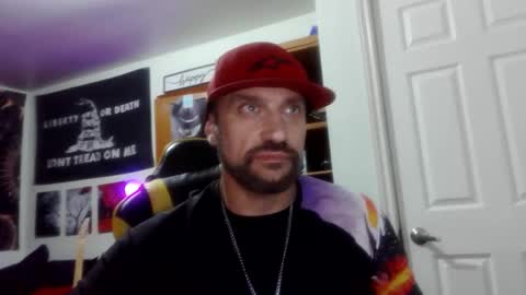 Snapshot of clintwood12 chatting on 11-26-25, 03:40 chad online show from 11-26-25, 03:40