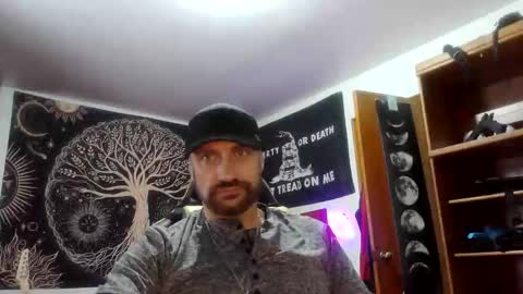 Snapshot of clintwood12 chatting on 11-29-25, 08:01 chad online show from 11-29-25, 08:01