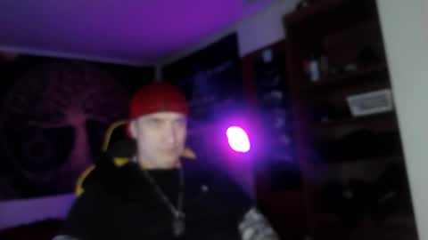 Snapshot of clintwood12 chatting on 12-03-25, 07:16 chad online show from 12-03-25, 07:16