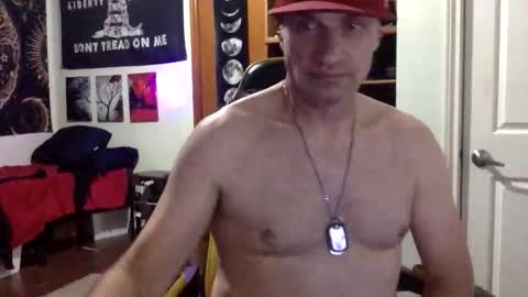 Snapshot of clintwood12 chatting on 12-05-25, 12:19 chad online show from 12-05-25, 12:19