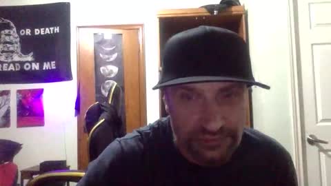 Snapshot of clintwood12 chatting on 12-19-25, 02:07 chad online show from 12-19-25, 02:07