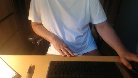 Snapshot of clit_fan chatting on 05-25-26, 10:32 Rob online show from 05-25-26, 10:32
