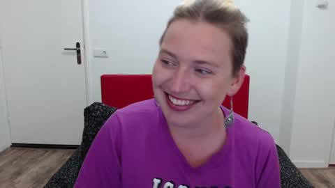 Snapshot of clittytastic chatting on 03-10-25, 06:12 Syl online show from 03-10-25, 06:12