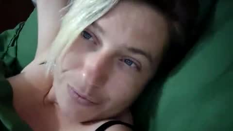 Snapshot of clittytastic chatting on 09-23-25, 09:29 Syl online show from 09-23-25, 09:29