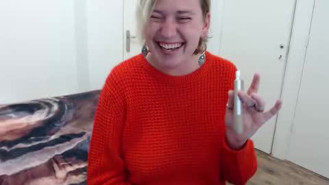 Snapshot of clittytastic chatting on 11-18-25, 10:36 Syl online show from 11-18-25, 10:36