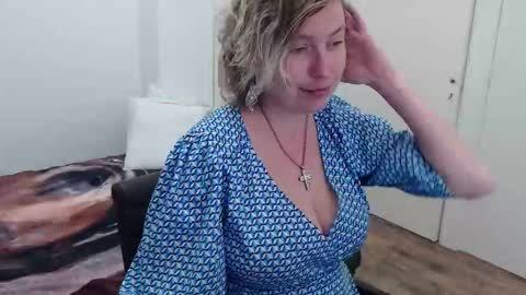 Snapshot of clittytastic chatting on 02-17-26, 09:28 Syl online show from 02-17-26, 09:28