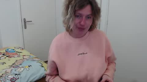 Snapshot of clittytastic chatting on 02-26-26, 08:24 Syl online show from 02-26-26, 08:24