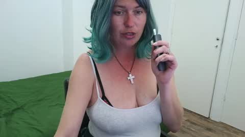 Snapshot of clittytastic chatting on 05-08-26, 09:14 Syl online show from 05-08-26, 09:14