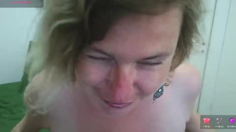 Snapshot of clittytastic chatting on 05-25-26, 06:47 Syl online show from 05-25-26, 06:47