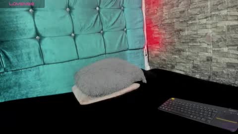 Snapshot of cloe66 chatting on 10-17-25, 03:25 cloe66 online show from 10-17-25, 03:25