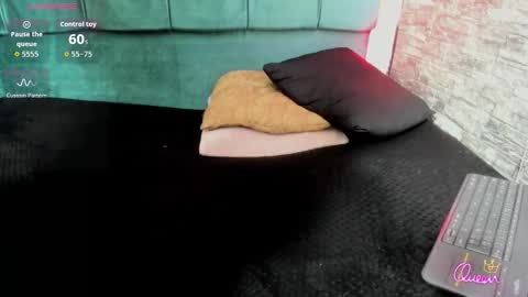 Snapshot of cloe66 chatting on 03-16-26, 02:43 cloe66 online show from 03-16-26, 02:43