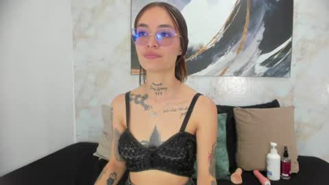 Cloe  online show from 07-18-26, 05:17