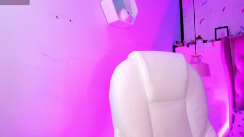 Snapshot of cloe_martinez_ chatting on 12-05-24, 12:30 Cloe online show from 12-05-24, 12:30