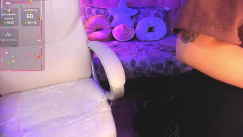 Snapshot of cloe_martinez_ chatting on 12-16-24, 10:03 Cloe online show from 12-16-24, 10:03