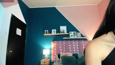 Snapshot of cloe_martinez_ chatting on 01-29-25, 10:11 Cloe online show from 01-29-25, 10:11