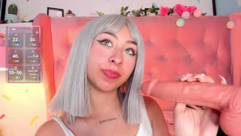 Snapshot of cloe_martinez_ chatting on 02-08-25, 04:04 Cloe online show from 02-08-25, 04:04
