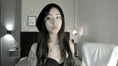 Snapshot of cloe_martinez_ chatting on 02-23-25, 11:36 Cloe online show from 02-23-25, 11:36