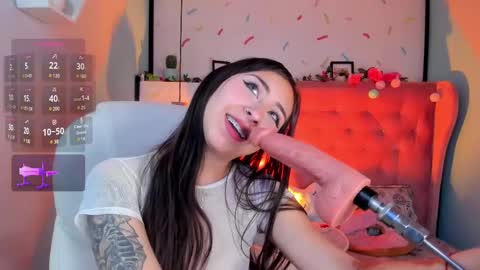 Snapshot of cloe_martinez_ chatting on 03-05-25, 10:32 Cloe online show from 03-05-25, 10:32