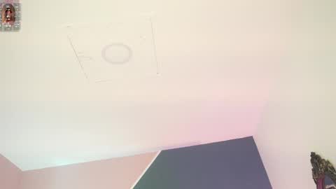 Snapshot of cloe_martinez_ chatting on 09-19-25, 01:29 Cloe online show from 09-19-25, 01:29