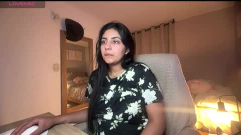 cloe small online show from 09-10-25, 07:41