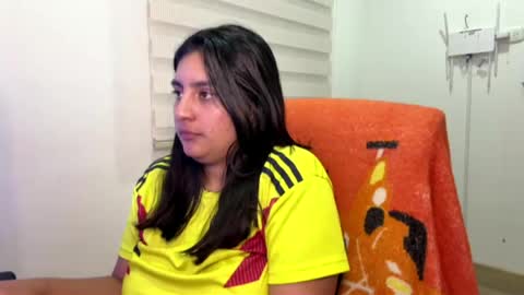 cloe small online show from 06-09-26, 05:08