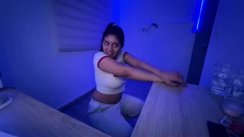 cloe small online show from 07-23-26, 01:58