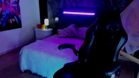 Cloe  online show from 10-16-25, 06:53