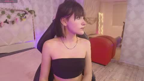 cloee_tay1 online show from 07-28-26, 11:39