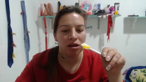 Snapshot of cloepussy chatting on 09-12-25, 05:24 cloepussy online show from 09-12-25, 05:24