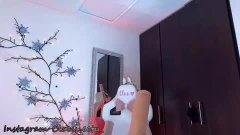 Snapshot of cloesweety chatting on 01-01-25, 12:22 CLOE online show from 01-01-25, 12:22