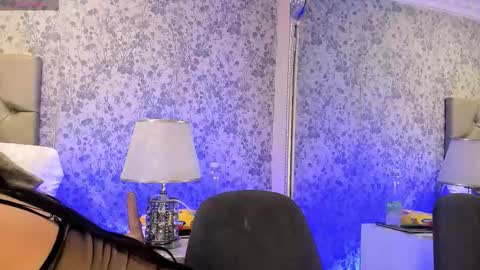 Snapshot of clohebell chatting on 01-12-26, 01:27 Clohe the wonder online show from 01-12-26, 01:27